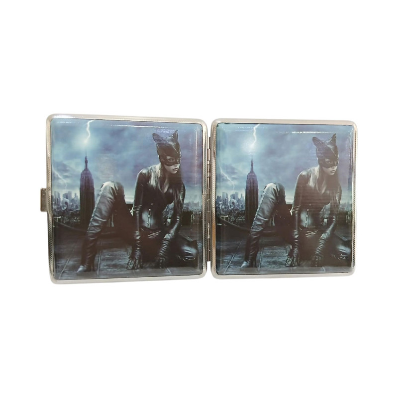 Μεταλλικη ταμπακιερα σχεδιο Catwoman 10χ10x1,5cm 43330-8