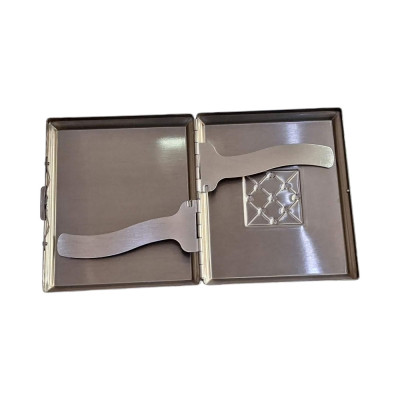 Μεταλλικη ταμπακιερα PIERRE CARDIN ασημι 9χ8x2cm 99202-100 Μεταλλικη ταμπακιερα PIERRE CARDIN ασημι 9χ8x2cm 99202-100